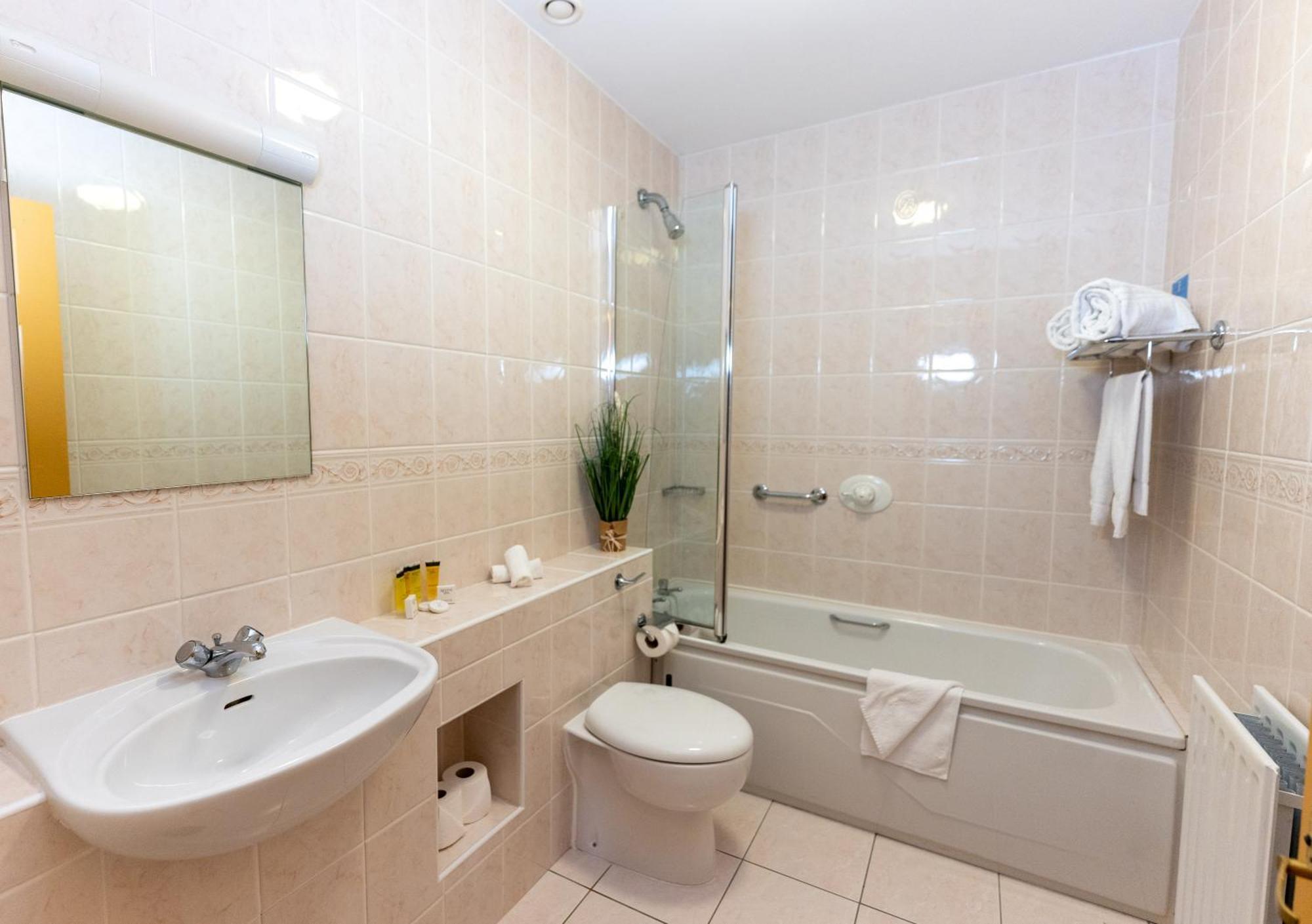Waterfront House & Restaurant Hotel Enniscrone Bagian luar foto