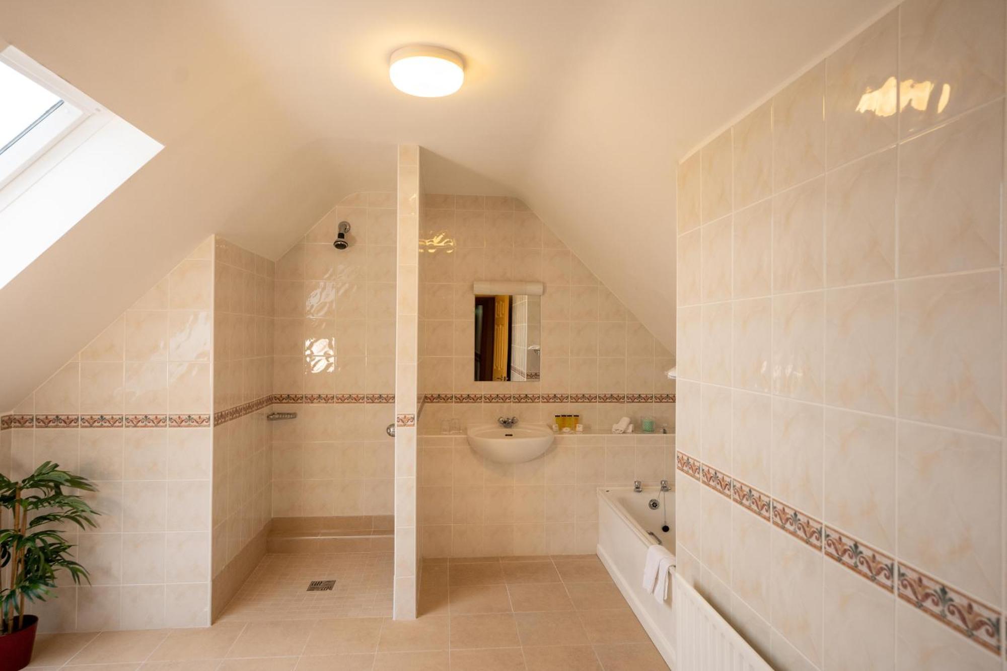 Waterfront House & Restaurant Hotel Enniscrone Bagian luar foto